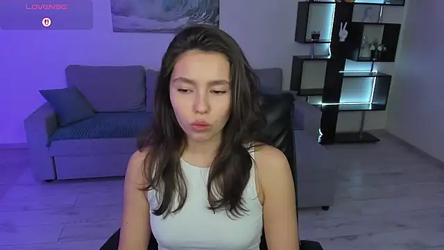 LounaDivine online show from 12/01/25, 05:52