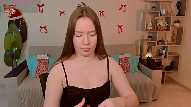 Snapshot of DaniCutie chatting on 12/18/25, 11:25 DaniCutie online show from 12/18/25, 11:25