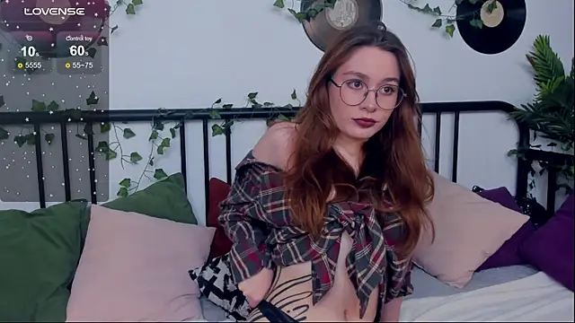 Snapshot of LanaAirlie chatting on 10/12/25, 10:05 LanaAirlie online show from 10/12/25, 10:05