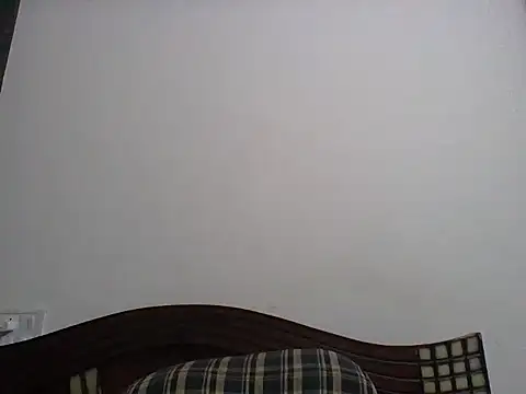 anu-anu2002 online show from 12/18/25, 02:21