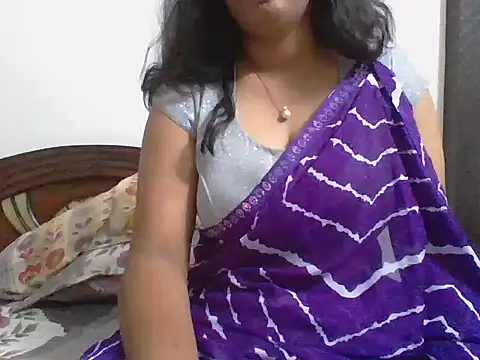 anu-anu2002 online show from 10/25/25, 11:42