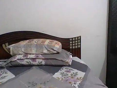 Snapshot of anu-anu2002 chatting on 10/19/25, 01:58 anu-anu2002 online show from 10/19/25, 01:58