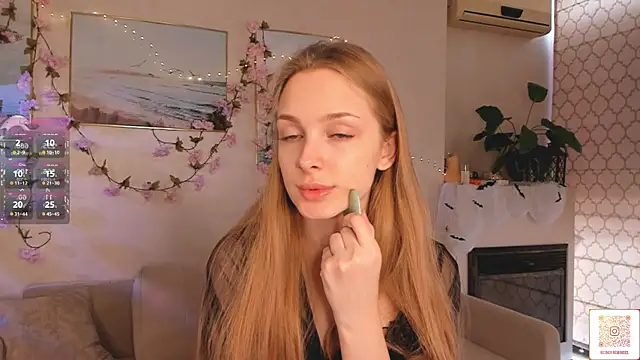 CindyGreen online show from 10/31/25, 06:21