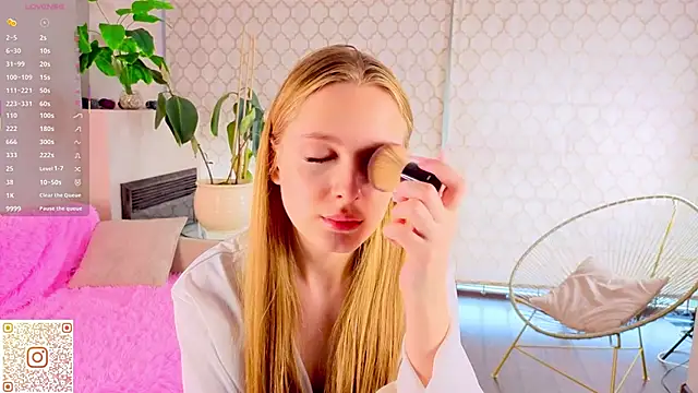 CindyGreen online show from 10/10/25, 06:25