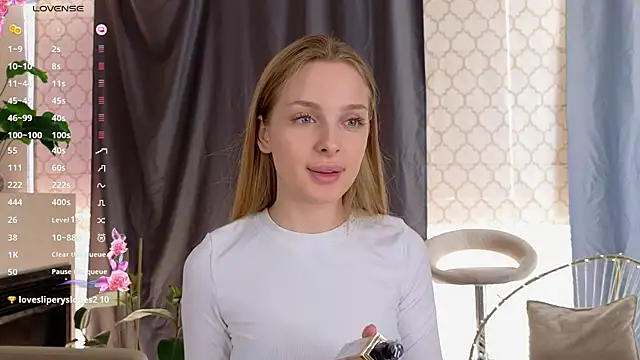 CindyGreen online show from 11/18/25, 06:28