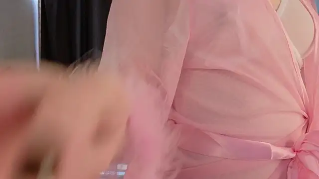 CindyGreen online show from 12/17/25, 06:07