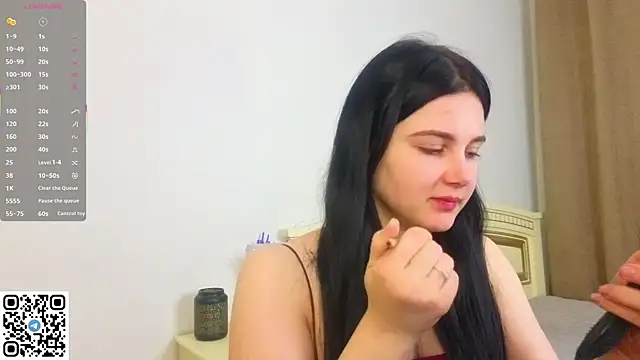 EnricaElis online show from 04/15/26, 08:53