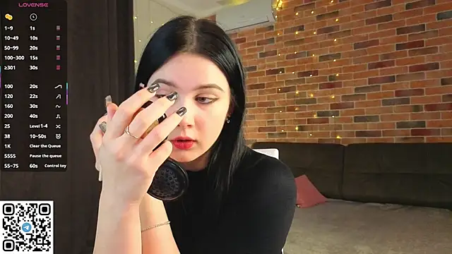 EnricaElis online show from 12/15/25, 08:14