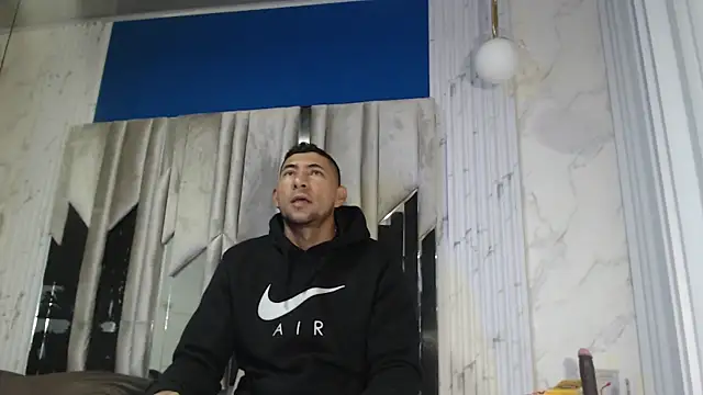 Snapshot of Morganandmegan chatting on 11/14/25, 11:14 Morganandmegan online show from 11/14/25, 11:14