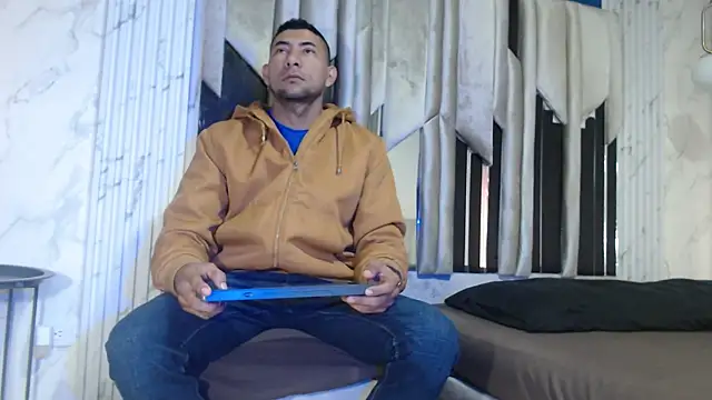 Snapshot of Morganandmegan chatting on 10/11/25, 11:33 Morganandmegan online show from 10/11/25, 11:33