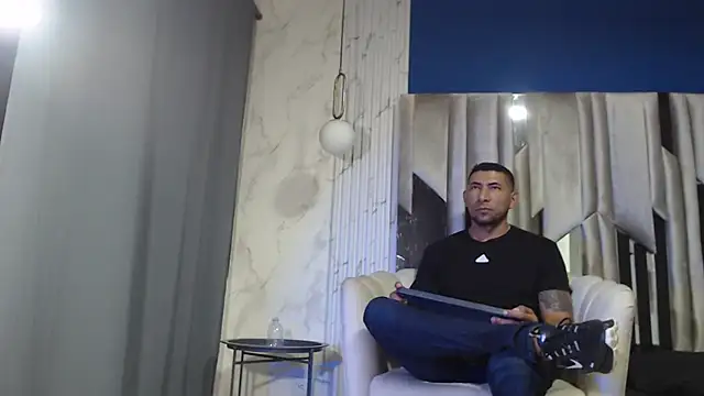 Snapshot of Morganandmegan chatting on 09/25/25, 11:05 Morganandmegan online show from 09/25/25, 11:05