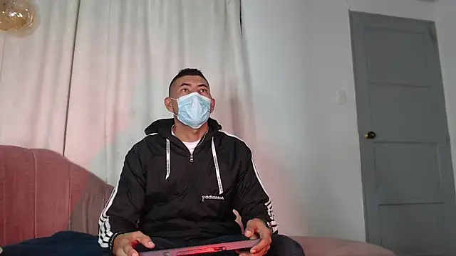 Snapshot of Morganandmegan chatting on 09/10/25, 11:09 Morganandmegan online show from 09/10/25, 11:09