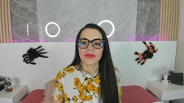 IsisNoir online show from 10/06/25, 07:36