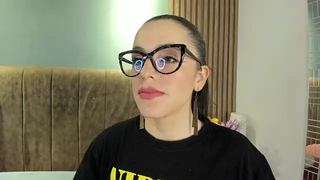 IsisNoir online show from 04/08/26, 01:01