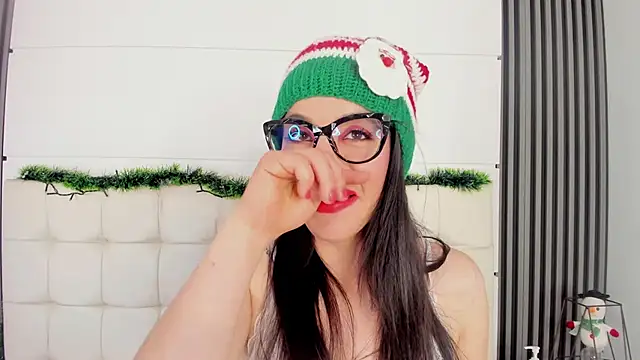 IsisNoir online show from 12/20/25, 02:42