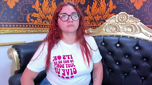 Snapshot of mishell_lovely chatting on 09/09/25, 12:25 mishell lovely online show from 09/09/25, 12:25