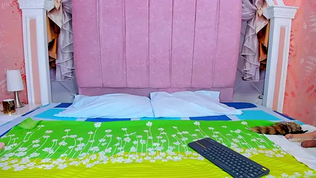 Snapshot of mishell_lovely chatting on 11/09/25, 03:43 mishell lovely online show from 11/09/25, 03:43