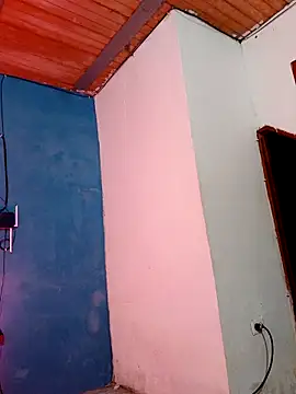 Snapshot of sofiaxxxxkl chatting on 11/18/25, 11:57 sofiaxxxxkl online show from 11/18/25, 11:57