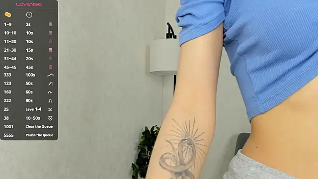 FloraNesli online show from 03/19/26, 06:02