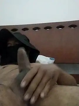 Snapshot of Sexjoe- chatting on 11/21/25, 01:32 Sexjoe- online show from 11/21/25, 01:32