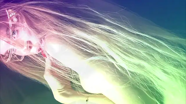 Snapshot of Alvuwkaa chatting on 11/18/25, 07:33 Alvuwkaa online show from 11/18/25, 07:33