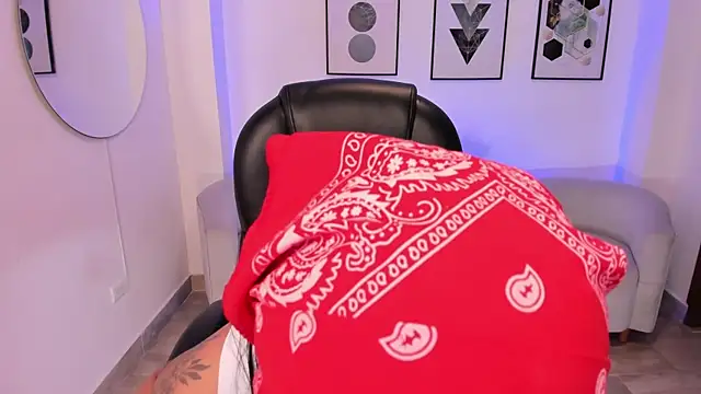 Snapshot of Beverly_johnson chatting on 02/20/26, 06:19 Beverly johnson online show from 02/20/26, 06:19