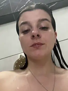 LilyIrons online show from 04/17/26, 04:54