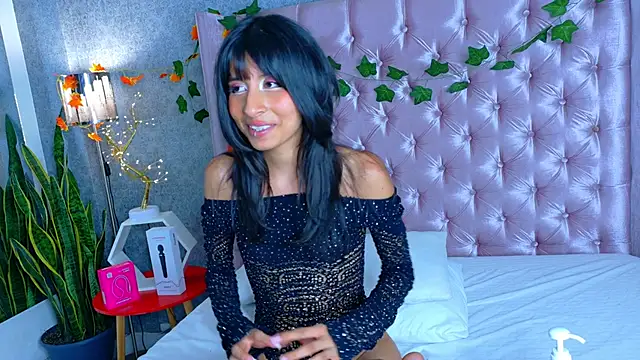 LizetteKitty online show from 11/12/25, 06:06