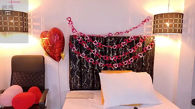 evvaa moon69 online show from 02/13/26, 12:27