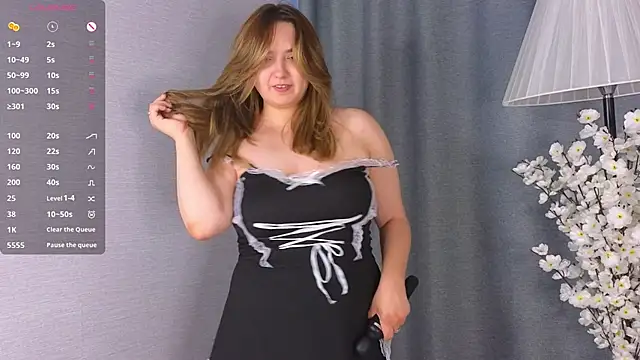 Snapshot of LucilleMcBride chatting on 09/18/25, 01:25 LucilleMcBride online show from 09/18/25, 01:25