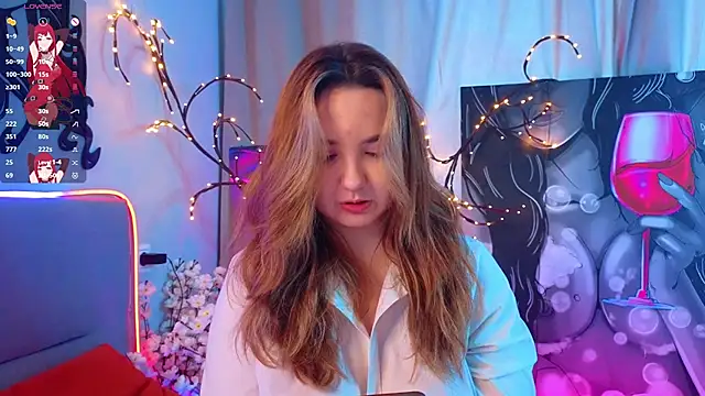 Snapshot of LucilleMcBride chatting on 11/28/25, 08:03 LucilleMcBride online show from 11/28/25, 08:03