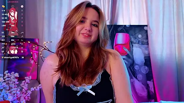 Snapshot of LucilleMcBride chatting on 11/16/25, 07:02 LucilleMcBride online show from 11/16/25, 07:02