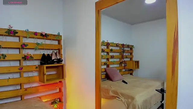 SoftieNymph online show from 12/03/25, 11:53