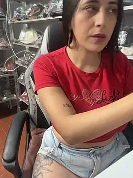 GiaDuque online show from 10/08/25, 11:56