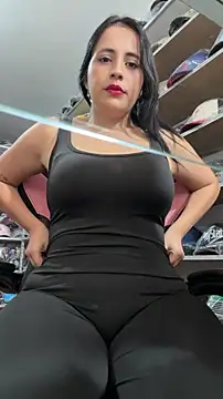 GiaDuque online show from 04/10/26, 12:34