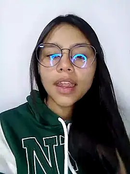 SofieLove 01 online show from 01/16/26, 08:29