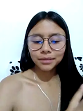 SofieLove 01 online show from 04/11/26, 07:50