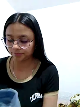 SofieLove 01 online show from 03/26/26, 07:45