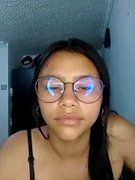 SofieLove 01 online show from 03/12/26, 06:50