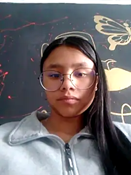 SofieLove 01 online show from 04/04/26, 08:04