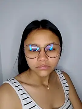 SofieLove 01 online show from 02/05/26, 07:59