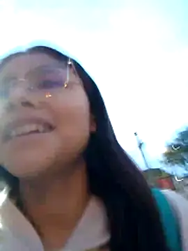 Snapshot of SofieLove_01 chatting on 10/26/25, 10:26 SofieLove 01 online show from 10/26/25, 10:26