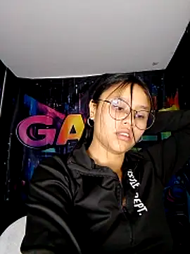 SofieLove 01 online show from 04/19/26, 06:47