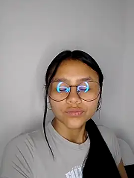 SofieLove 01 online show from 02/14/26, 08:25