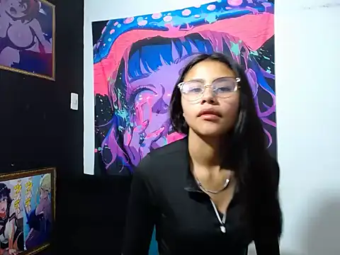 Snapshot of SofieLove_01 chatting on 11/12/25, 07:23 SofieLove 01 online show from 11/12/25, 07:23