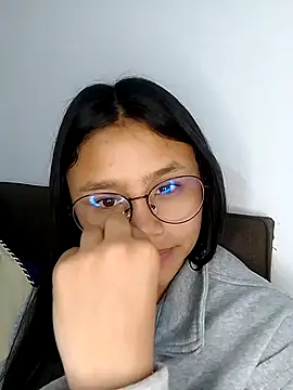 SofieLove 01 online show from 03/01/26, 07:52