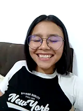 SofieLove 01 online show from 03/24/26, 06:41