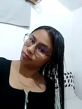 SofieLove 01 online show from 03/31/26, 06:43