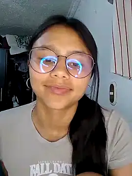 SofieLove 01 online show from 03/13/26, 09:20