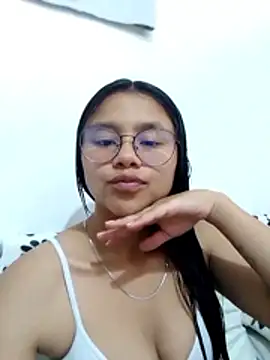 SofieLove 01 online show from 03/25/26, 07:35